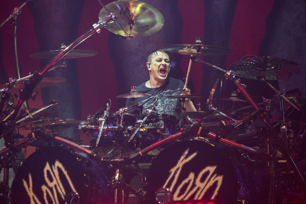 Schlagzeuger der Band Korn