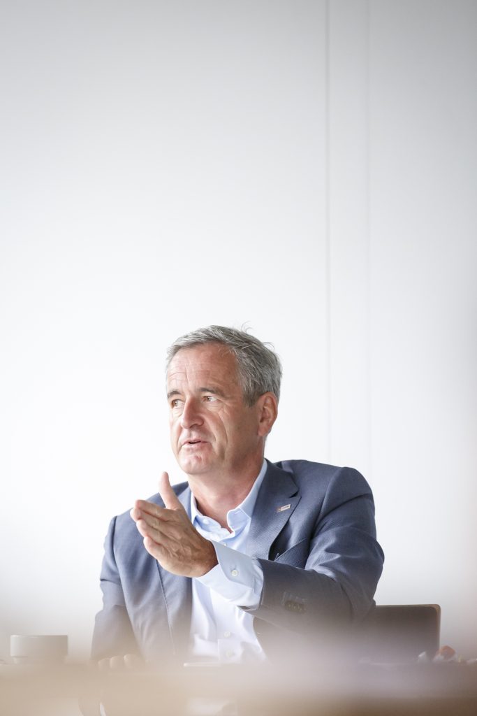 Frank Mastiaux (Vorstandsvorsitzender der EnBW) während einem Interview