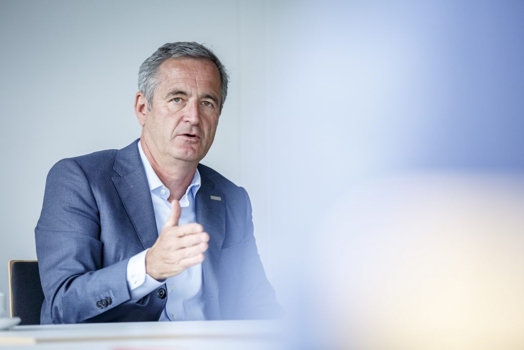 Frank Mastiaux (Vorstandsvorsitzender der EnBW) während einem Interview